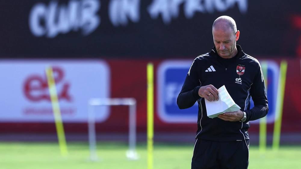 Coach d'Al Ahly : "Notre objectif est de battre l'AS FAR et je ne comprends pas pourquoi la VAR n'est pas utilisée en phase de groupes !"