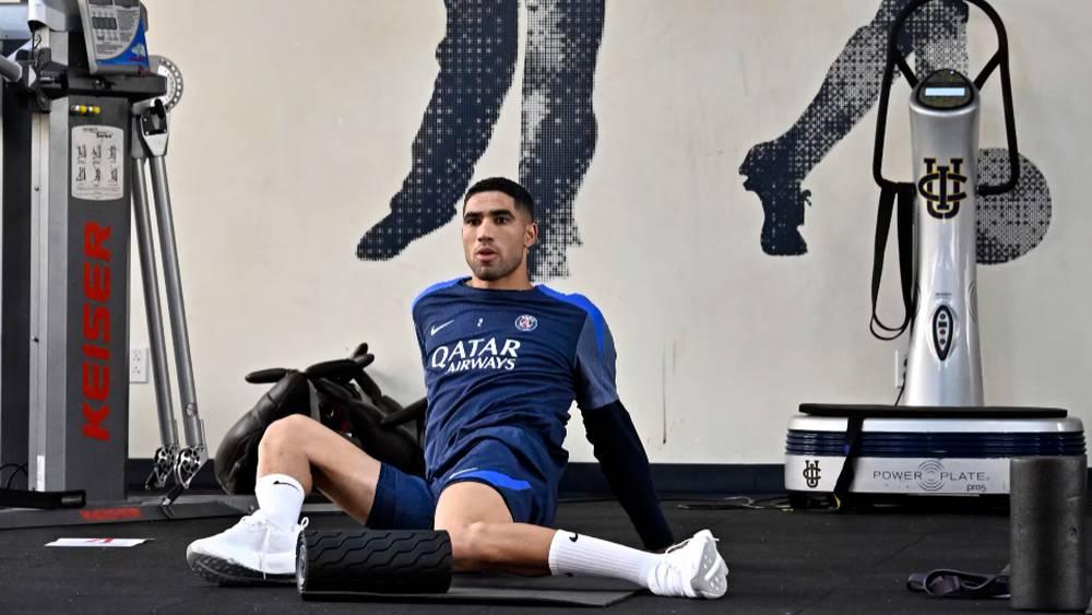 حكيمي يواصل برنامجه التأهيلي تمهيدا للعودة إلى الميادين