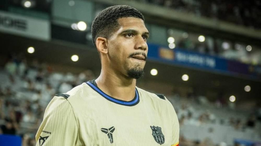 أراوخو يطلب مهلة غير محددة من برشلونة للتعافي نفسيًا