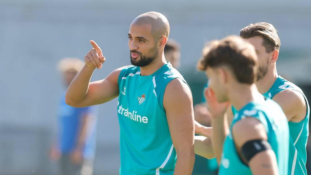 Amrabat Returns to Real Betis Training Ahead of Barcelona Clash