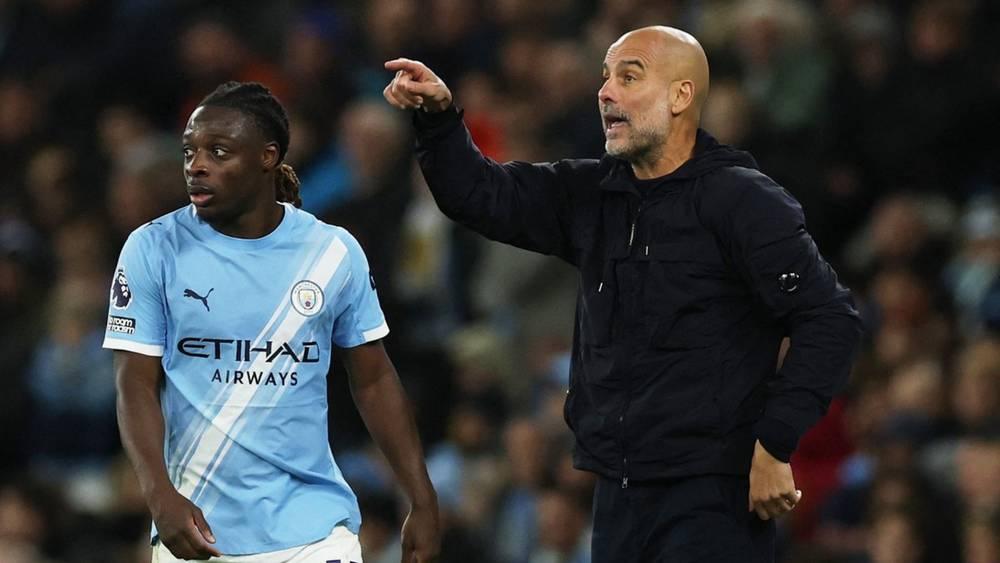 غوارديولا يعلن غياب دوكو عن الملاعب بسبب الإصابة
