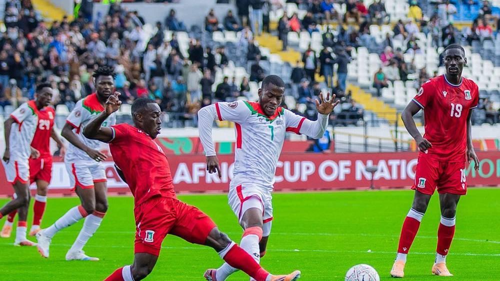 بوركينا فاسو يقلب الطاولة على غينيا الاستوائية ويقتنص فوزا مثيرا (2-1) في أولى جولات "الكان"