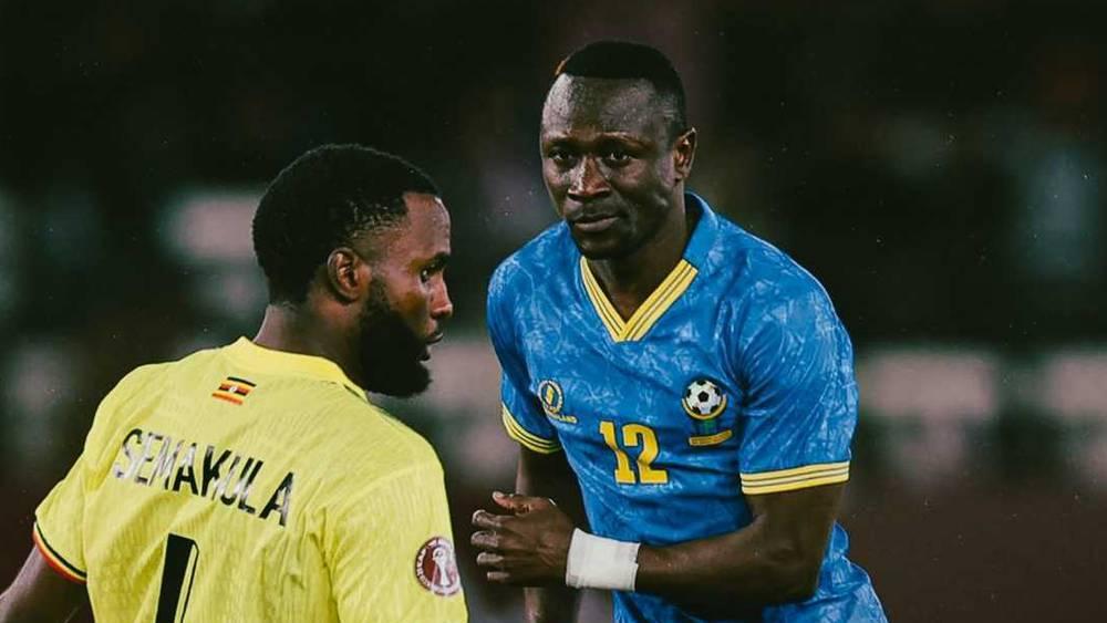 أوغندا تضيع ركلة جزاء في الدقيقة 90' وتهدر فرصة الفوز على تنزانيا (1-1)