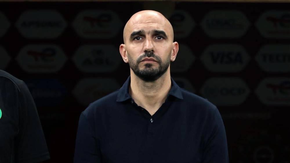 الركراكي: "سأُبقي قدمي على الأرض و'خَاصنَا كَاملينْ نْعرفْو أَنه مَبقاشْ الضحْك'"