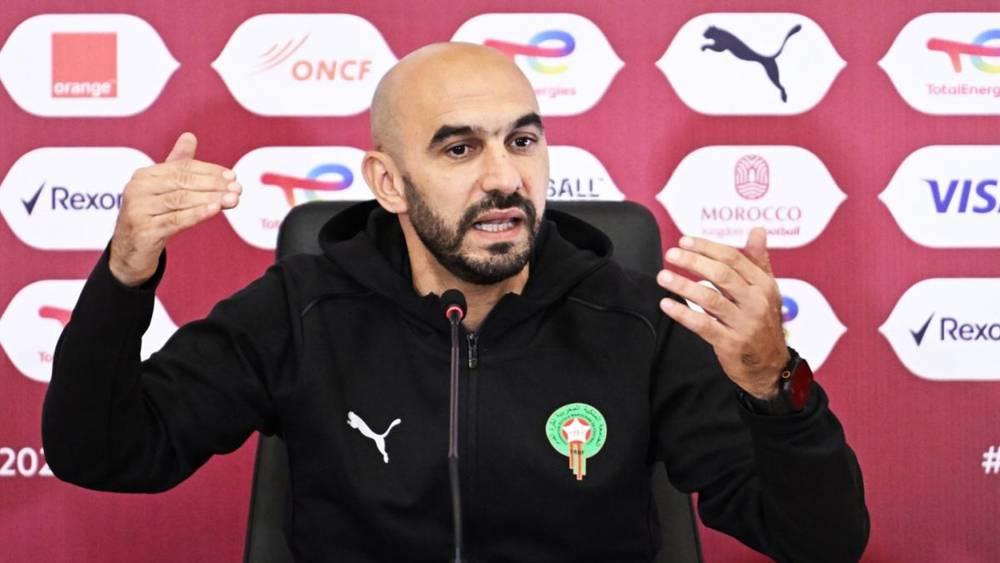 الركراكي عن ثمن نهائي كأس أفريقيا: "بطولة جديدة غَاتبدَا دايرَا بحالْ كأس العرش"