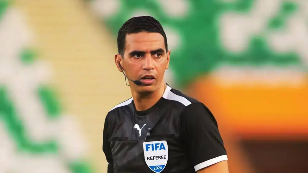 "الكاف" يعين طاقما تحكيميا مغربيا بقيادة جلال جيد لإدارة مباراة الكاميرون وموزمبيق في "كان 2025"