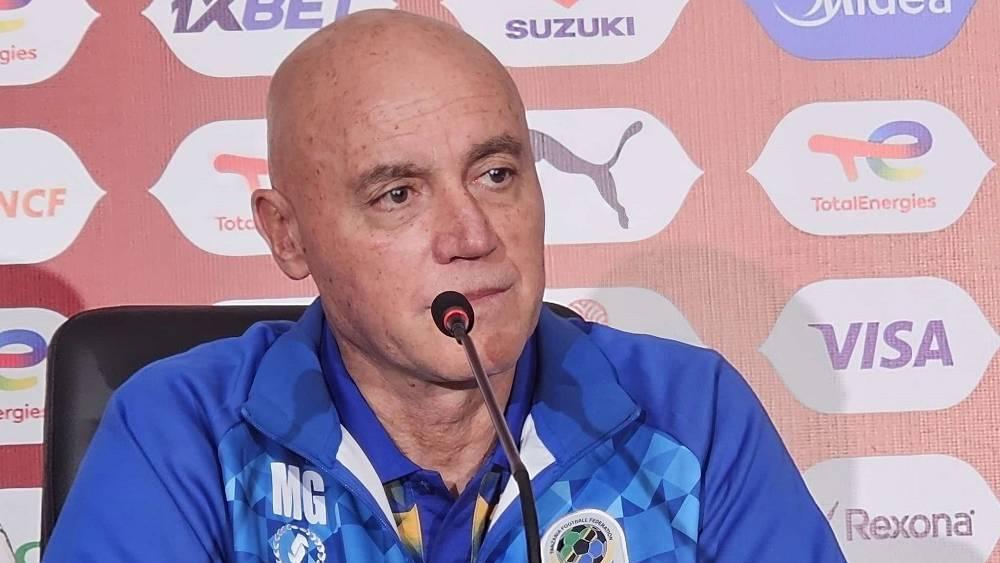 غاموندي (مدرب تنزانيا): "عشت في المغرب وأعرف الضغط الذي يفرضه الجمهور هنا لكننا نحتاج إلى الإيمان بأنفسنا والعمل بجد"