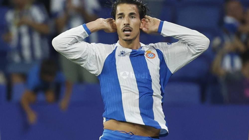 تصريحات لاعب إسبانيول تثير الجدل قبل ديربي كاتالونيا