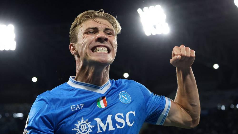 هويلوند يتألق سريعًا مع نابولي ويصبح ركيزة أساسية