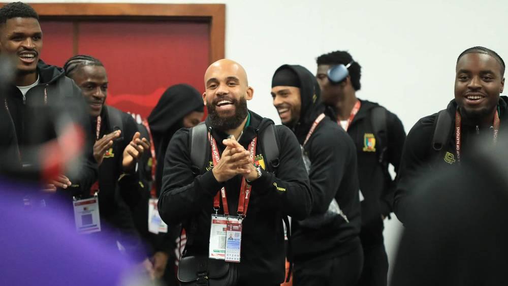 المنتخب الكاميروني يصل إلى الرباط استعدادا لاستكمال تداريبه لمواجهة المغرب في ربع نهائي الكان