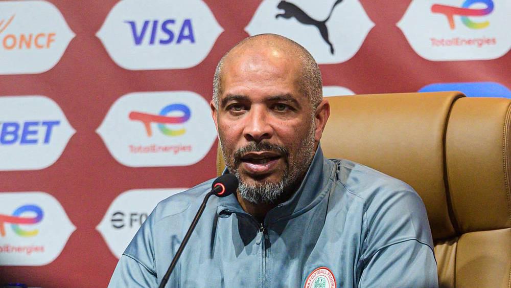 مدرب نيجيريا: "أوسيمين موجود هنا.. حالتنا الذهنية جيدة وكل شيء على ما يرام"