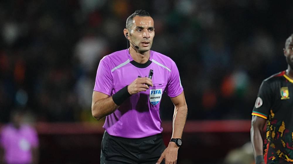 الجزائري مصطفى غربال حكما لمباراة مصر وكوت ديفوار