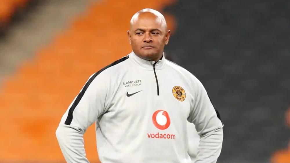 بارتليت (لاعب سابق لجنوب أفريقيا): "أتوقع فوز المغرب على نيجيريا بفارق هدف واحد فقط والجمهور سيصنع الفارق"