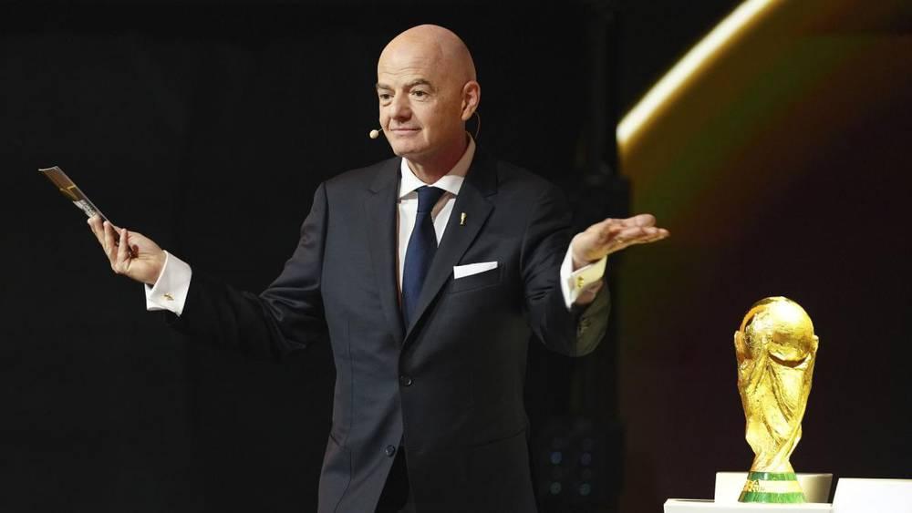 بلاتيني ينتقد إنفانتينو ويكشف عن راتبه السنوي