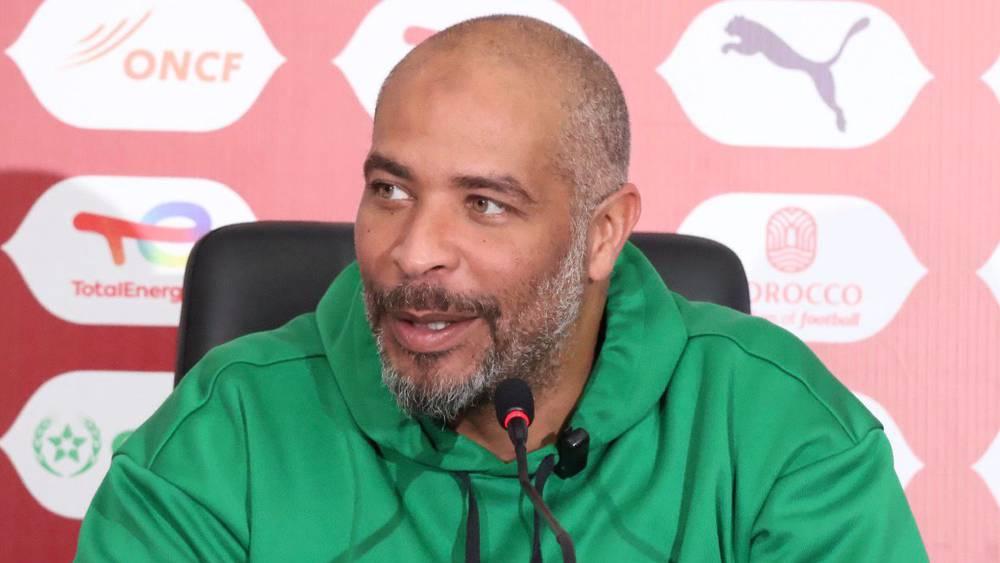 مدرب نيجيريا: "أحب الركراكي وثياو لذا لا يمكنني تقديم النصائح لهما قبل النهائي وأشجع كلا المنتخبين"