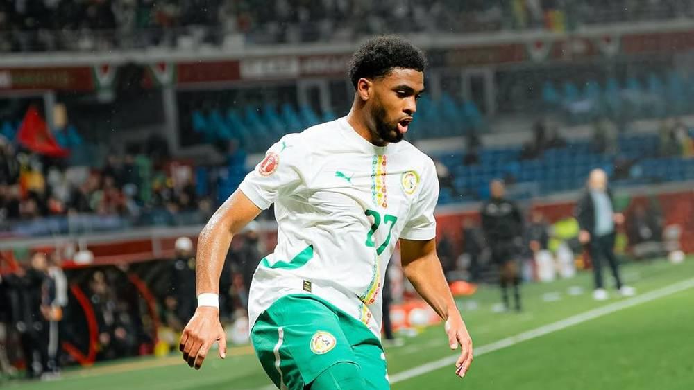 والدا مباي: "نشعر بالفخر أن نراه يلعب في بلد والدته ويمثل بلد والده.. إنها المباراة النهائية التي كنا نحلم بها"