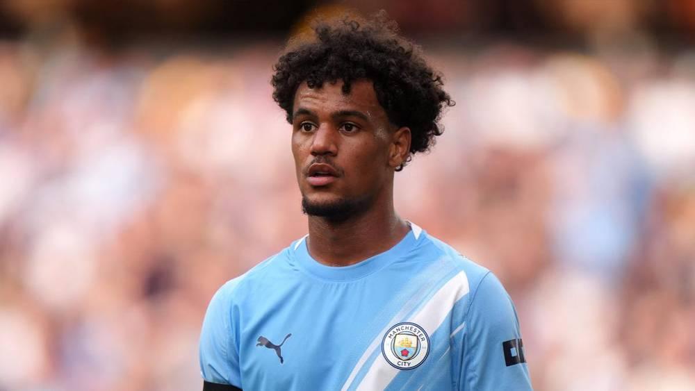 فولهام يقترب من ضم أوسكار بوب من مانشستر سيتي