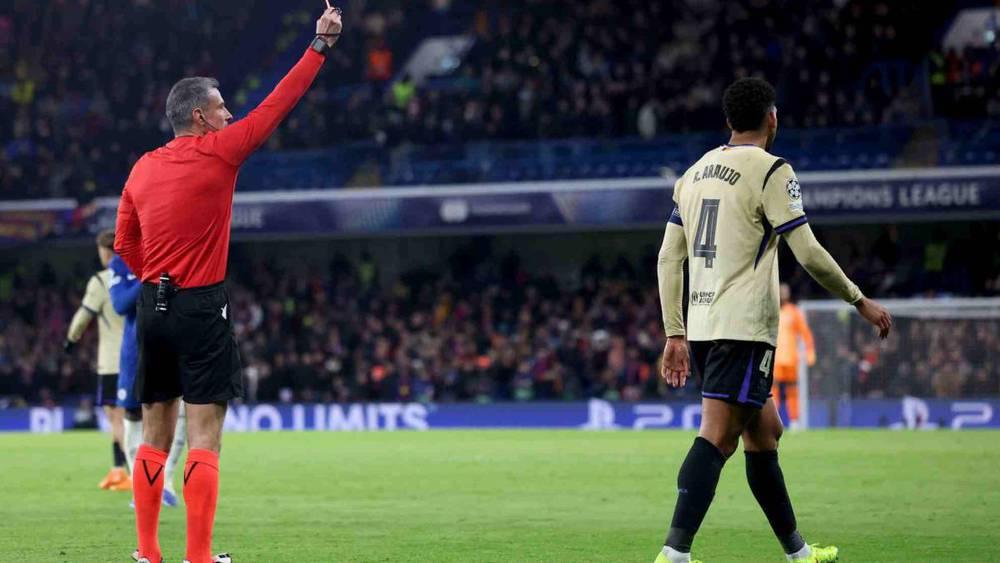 رونالد أراوخو يعود للملاعب بعد فترة توقف للعناية بصحته النفسية