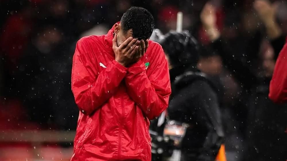 بلعمري: "الحسرة موجعة لكن الفخر بحمل قميص المنتخب سيظل دائما وساما على صدورنا"