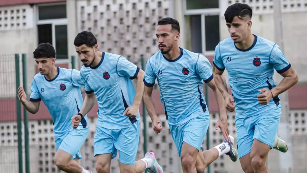 أولمبيك آسفي يخوض أول حصة تدريبية بأبيدجان استعداداً لمواجهة سان بيدرو