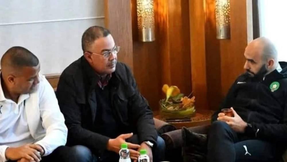 الركراكي وعقد الجامعة.. جدل حول الأهداف المسطرة بين كان 2023 ونسخة 2025