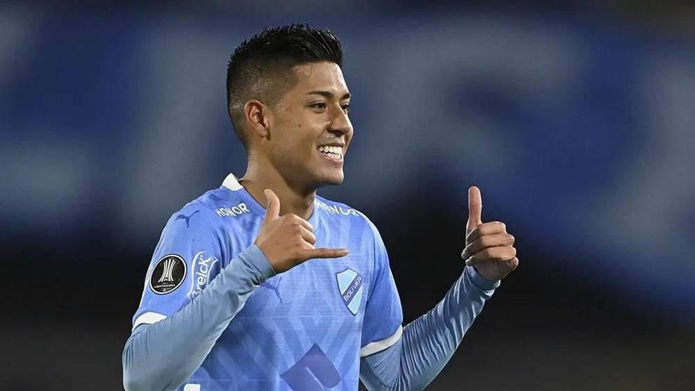 بوليفار البوليفي مودعًا لراميرو فاكا: "رحلتك تستمر الآن مع الوداد أحد عمالقة كرة القدم الإفريقية"