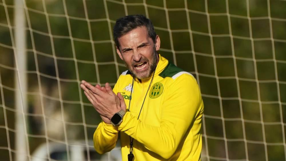 زينباور مدرب شبيبة القبائل: "جماهير الرجاء هي واحدة من الأفضل في العالم"