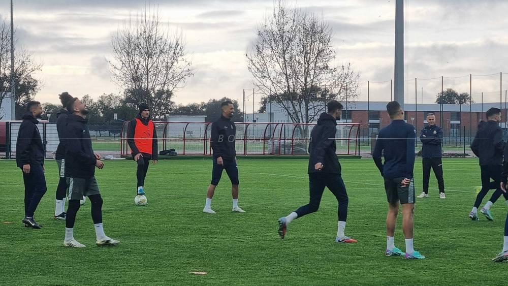 الجيش الملكي يخوض آخر حصة تدريبية قبل مواجهة شبيبة القبائل في عصبة الأبطال