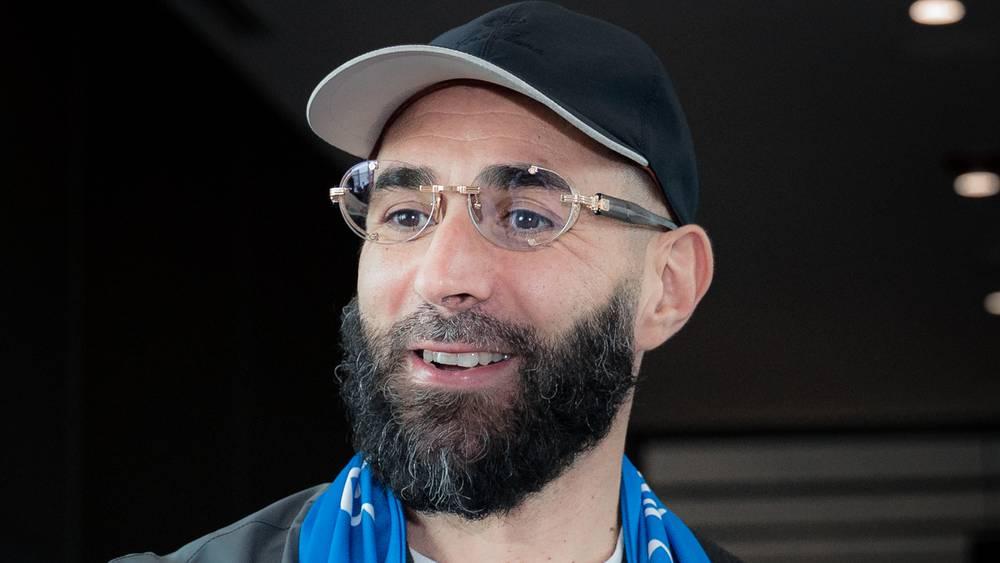 بنزيما: "سعيد بتواجدي مع الهلال وأراكم قريباً إن شاء الله"