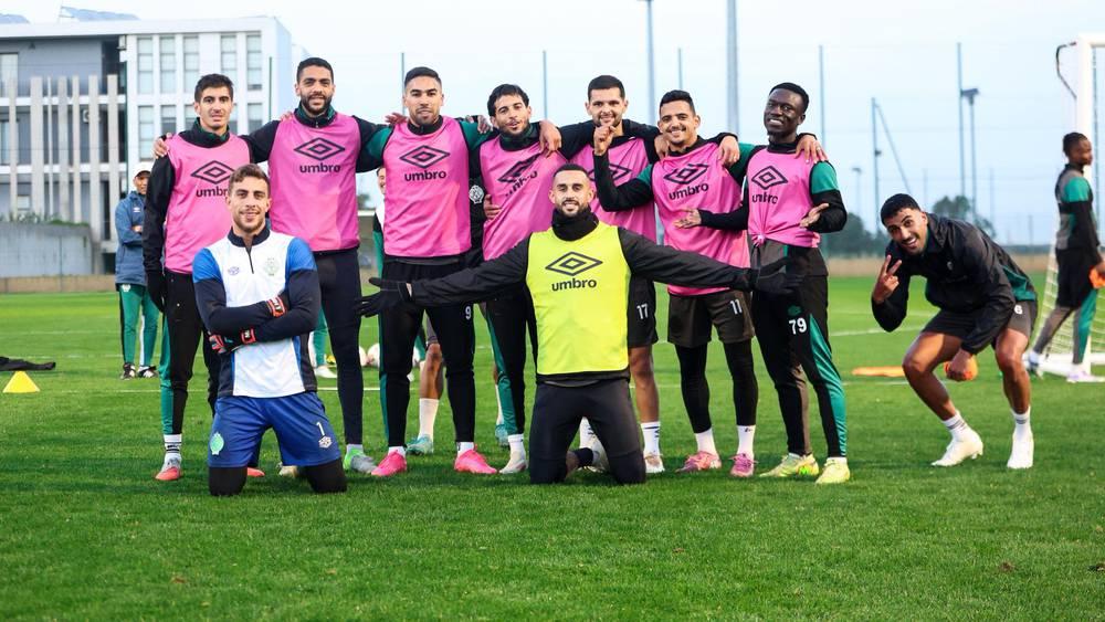 فادلو يمنح لاعبي الرجاء يوم راحة قبل العودة غدا للتداريب استعدادا لمواجهة اتحاد يعقوب المنصور