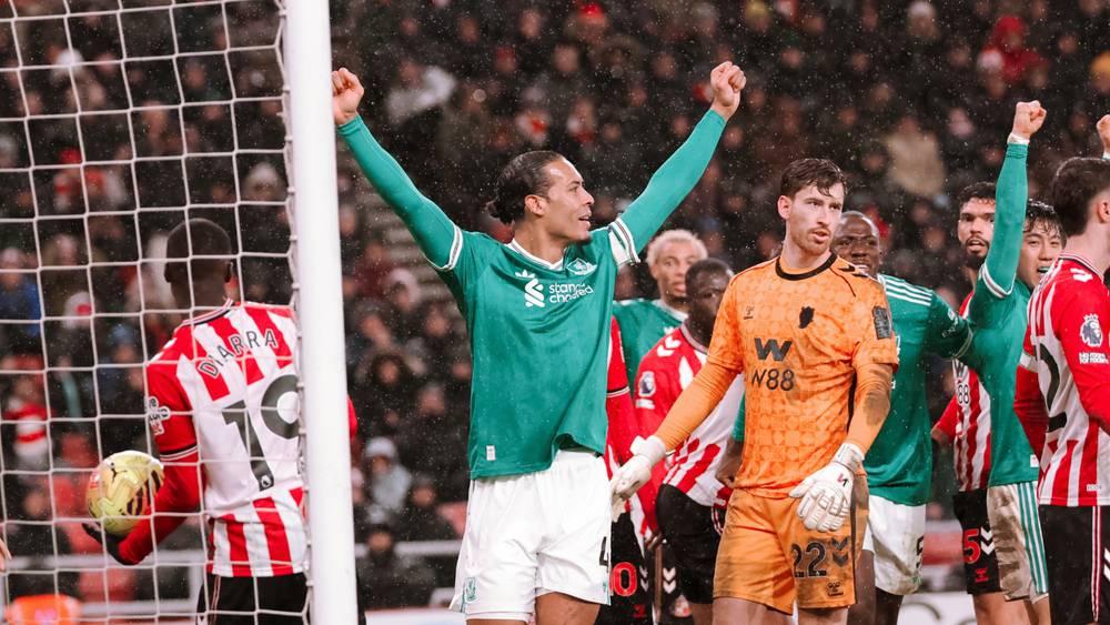 ليفربول يلحق أول هزيمة بسندرلاند في "ملعب الضوء" هذا الموسم