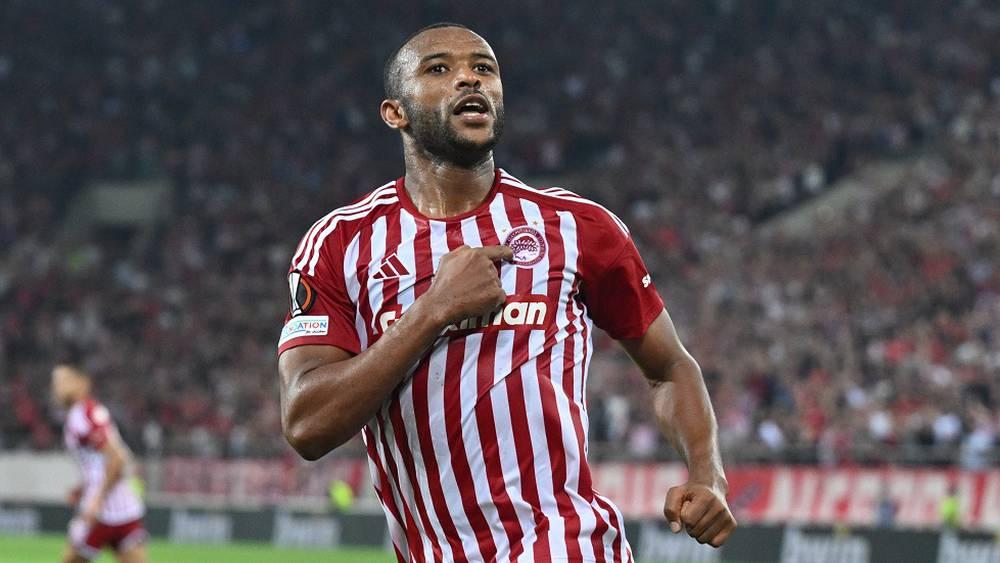 عقد لـ3 سنوات وراتب سنوي يصل لـ3 ملايين يورو.. تجديد عقد الكعبي مع أولمبياكوس يصل لمراحله الأخيرة