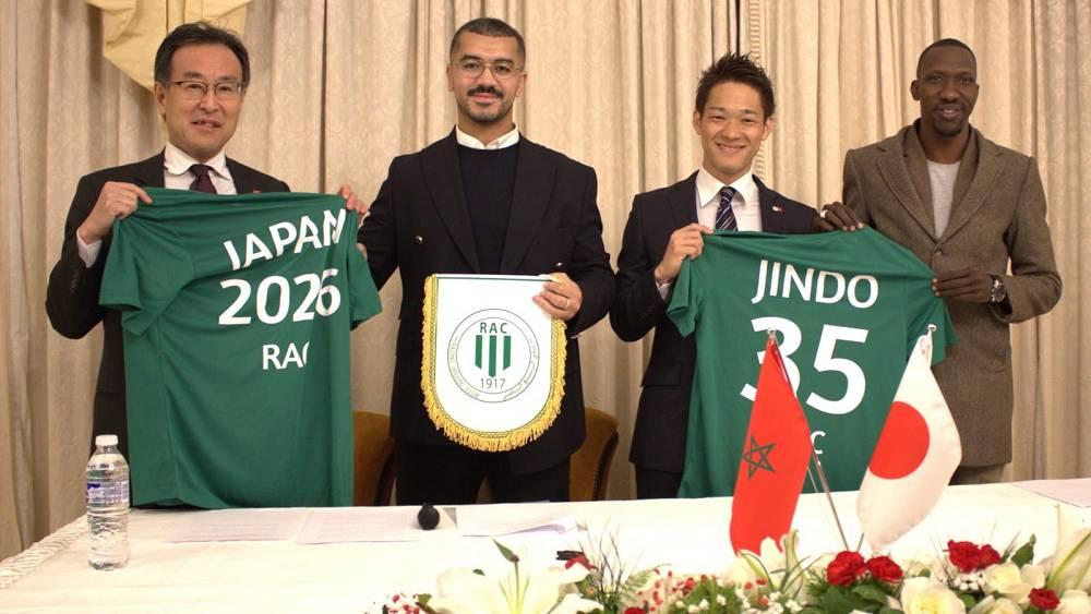 جيندو موريشيتا أول لاعب ياباني يحترف كرة القدم في المغرب يوقع في كشوفات الراسينغ الرياضي