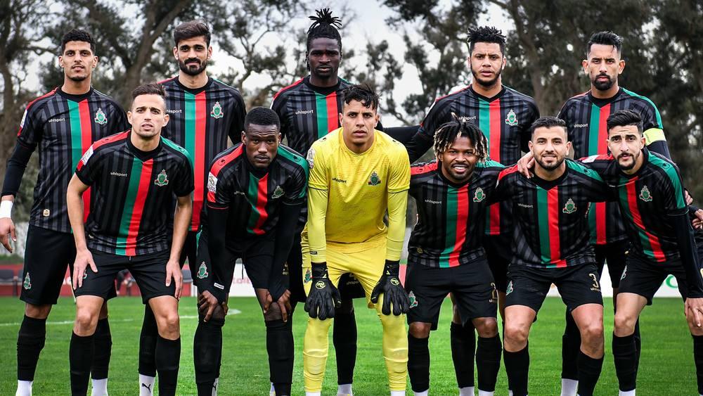 تشكيلة الجيش الملكي أمام الأهلي.. سانتوس يعتمد على ميندي والوادني في الدفاع وخابا يقود الهجوم رفقة الفحلي