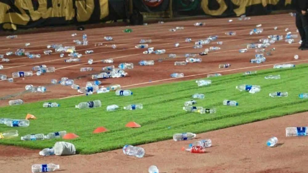 لوائح “الكاف” تُهدد الأهلي بعقوبات ثقيلة قد تصل لمباراتين دون جمهور وغرامة مالية كبيرة