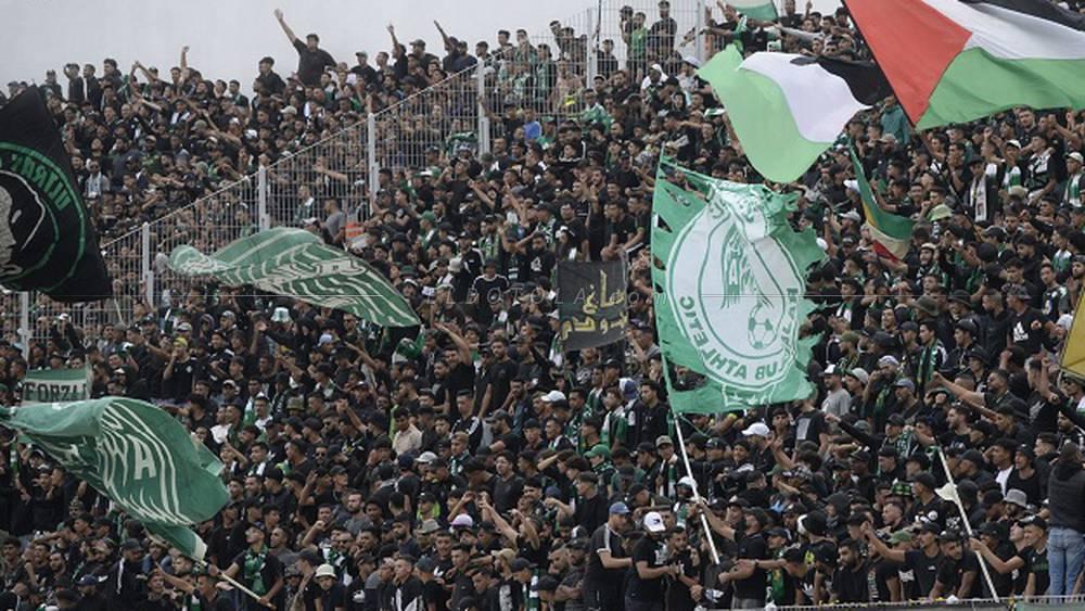 انطلاق بيع تذاكر مباراة الرجاء ضد اتحاد طنجة.. أثمنتها تتراوح بين 60 و 1400 درهم