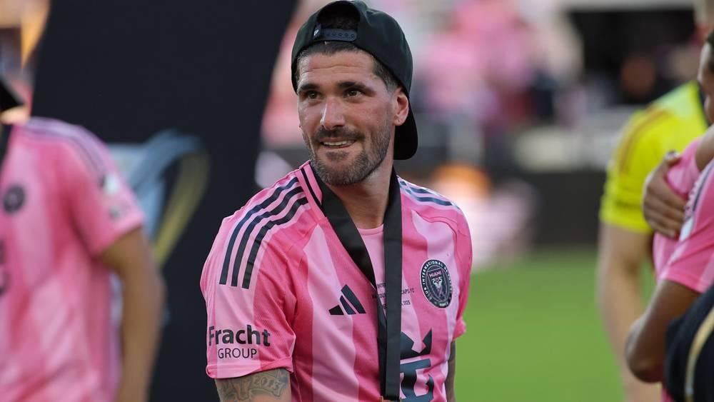 دي بول: "الفوز بالدوري الأمريكي أصعب من الفوز بدوري أبطال أوروبا"