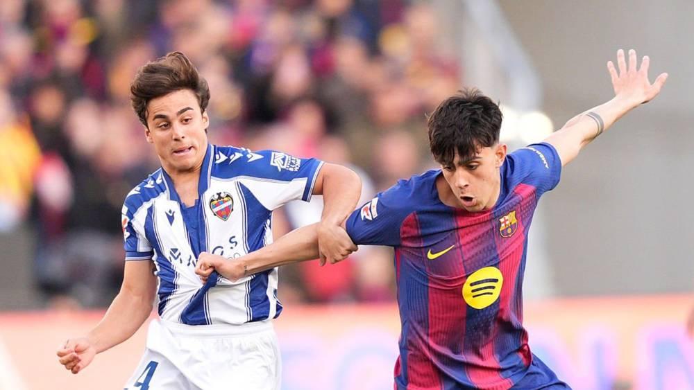 ألفاريز لاعب ليفانتي: "برشلونة فريق يجعلك تشعر بالإرهاق"