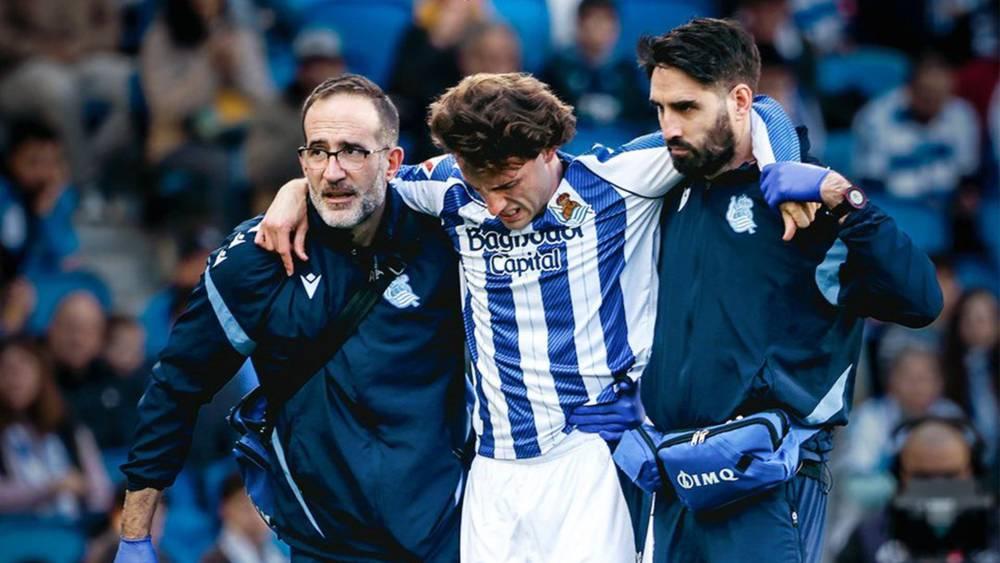 انتهاء موسم أودريوزولا.. لاعب ريال سوسيداد يتعرض لتمزق في الرباط الصليبي