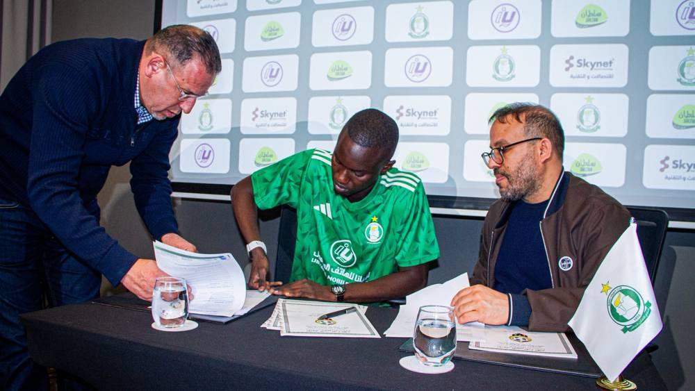 رسميا/ الأهلي الليبي يعلن تعاقده مع لامين كامارا قادما من نهضة بركان