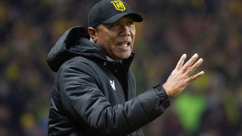 باريس إف سي يعين أنطوان كومبواري مدرباً جديداً بعد إقالة جيلي