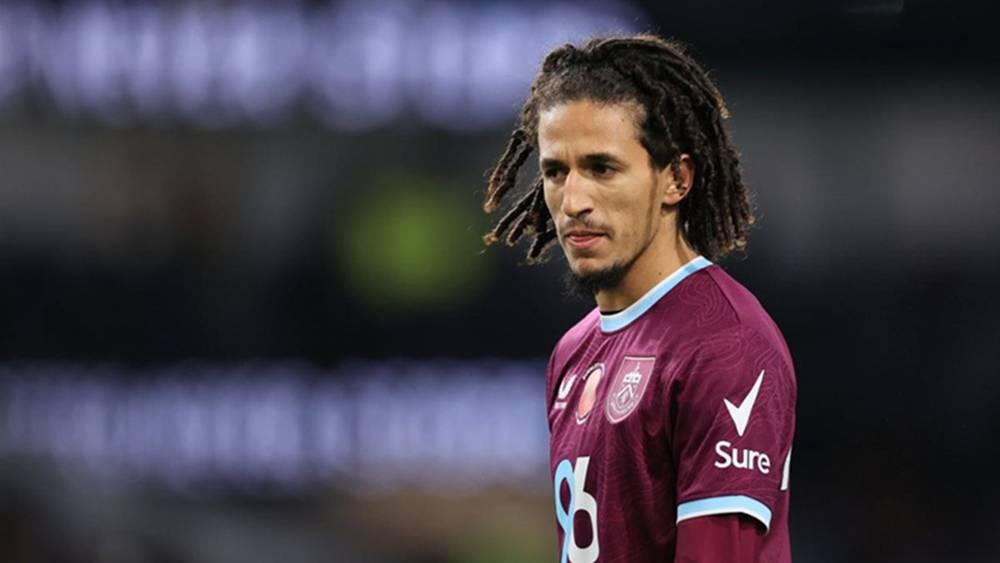 الاتحاد التونسي يدعم حنبعل المجبري بعد تعرضه لإساءات عنصرية