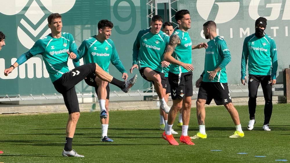 Real Betis Resumes Training Ahead of Seville Derby with Bakambu and Ruibal's Return, Isco Absent