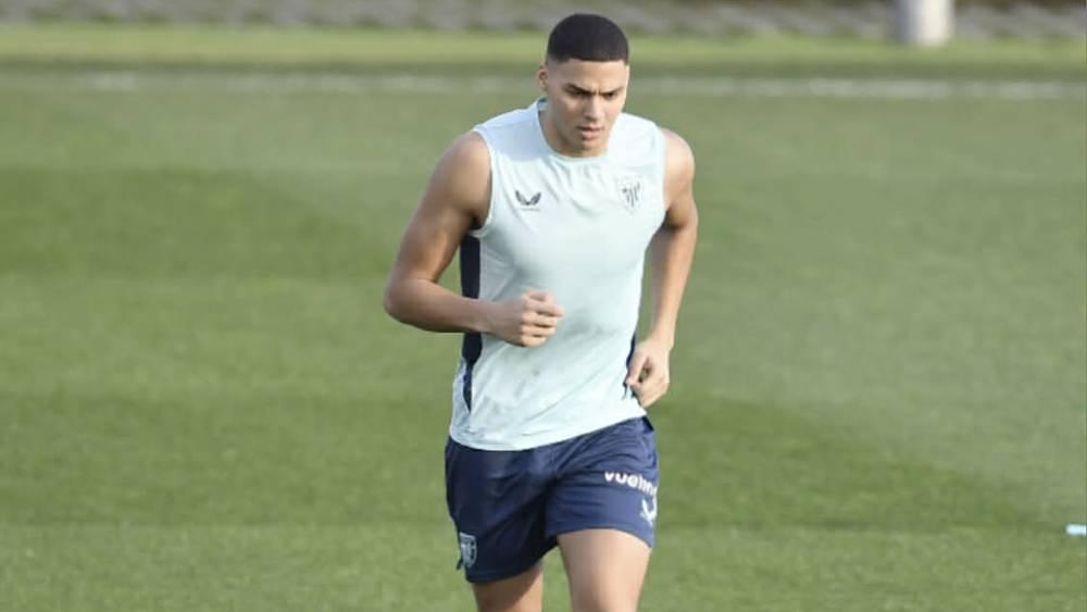 بعد قرابة أربعة أشهر من الغياب.. سنادي يبدأ التداريب الفردية على العشب تمهيدا للعودة إلى الملاعب