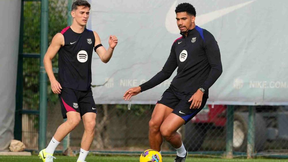 أراوخو وغافي يقودان تدريبات تطوعية في برشلونة خلال يوم الراحة الممنوح من فليك