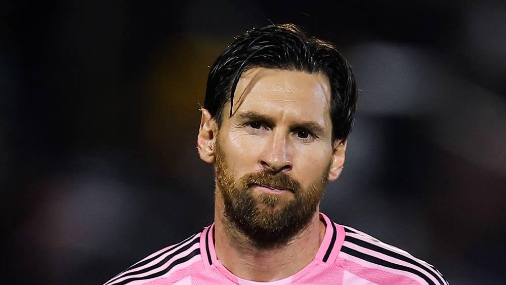 استغلال صورة ليونيل ميسي في حملة برشلونة الانتخابية