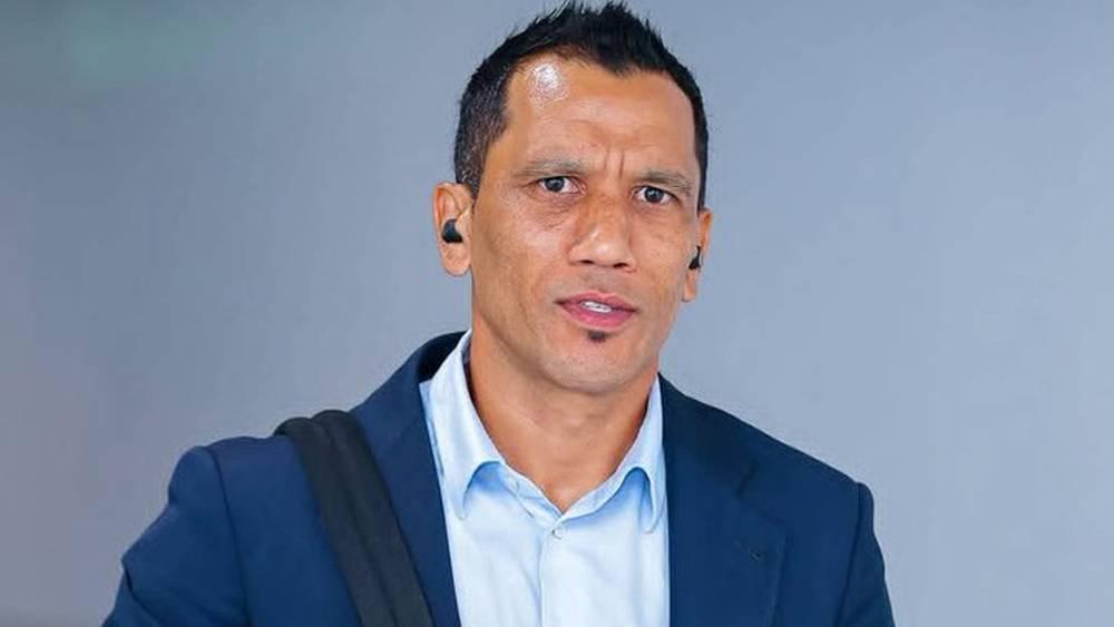 فادلو ديفيدز ينتقد التحكيم: "الهدف المبكر كان نقمة علينا والأخطاء تتكرر كل أسبوع"