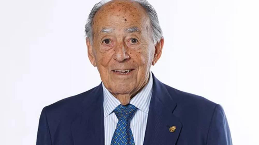 ريال مدريد يعلن وفاة عضو مجلس إدارته سانتياغو أغوادو عن عمر ناهز 89 عاماً