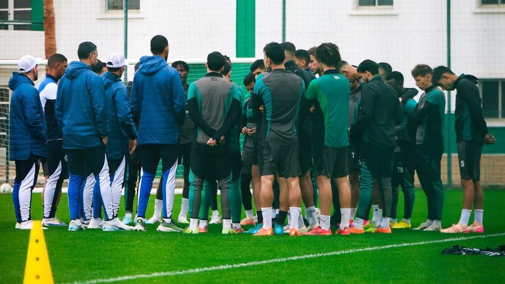 الرجاء يستأنف تدريباته بالوازيس استعدادا لمواجهة حسنية أكادير