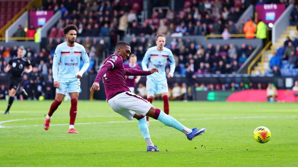 برينتفورد يحسم مواجهة بيرنلي برباعية بفضل ثنائية ميكل دامسجارد المتأخرة في الدوري الأنجليزي الممتاز